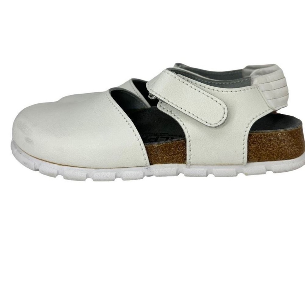 Alpro by Birkenstock. Loved these but they were too big. Size 10